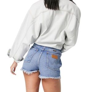 WRANGLER Rivet High Waist Distressed Medium Wash Cuffed Denim Shorts Size Large
